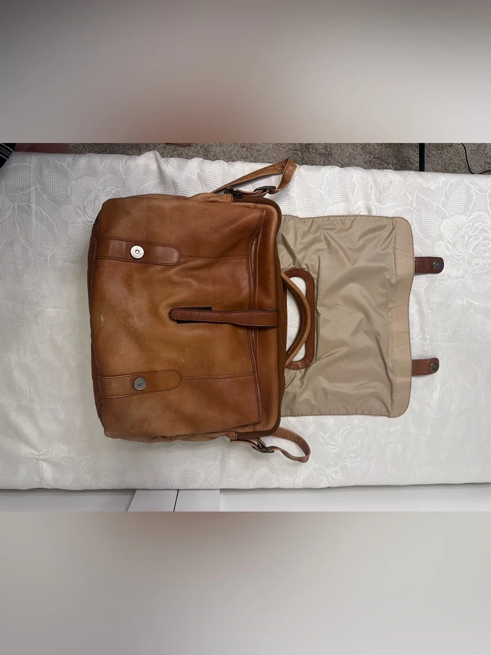 Avenues in Leather Vintage Brown Messenger Laptop Weekender Bag 14.5”x11.5”x5.5”